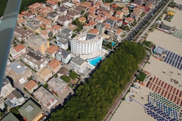 Hotel Lido Alba Adriatica Exterior foto