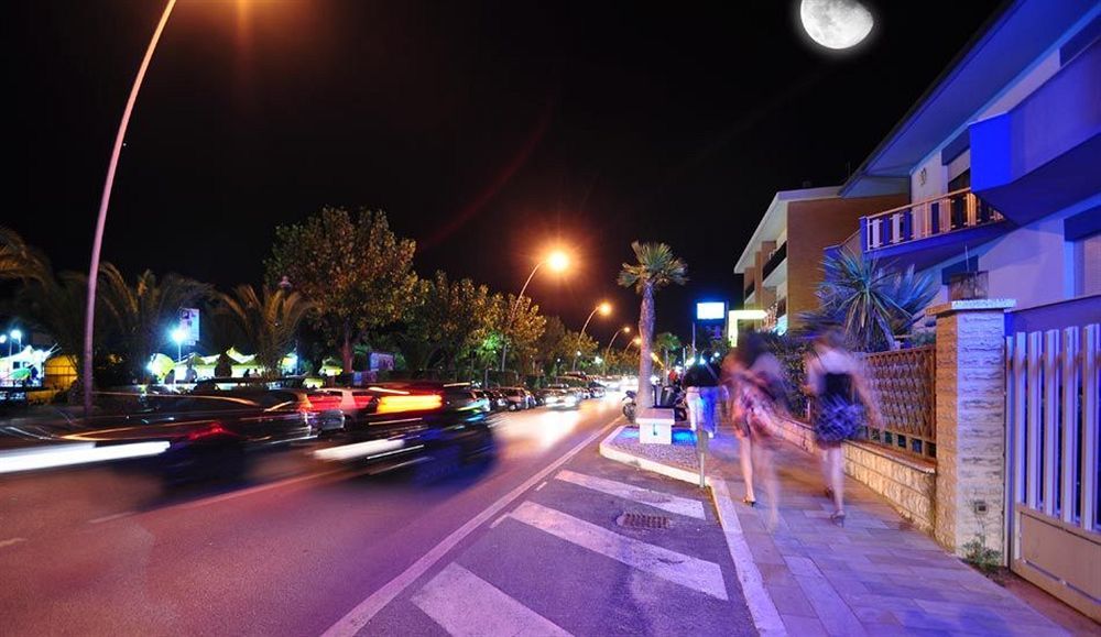 Hotel Lido Alba Adriatica Exterior foto